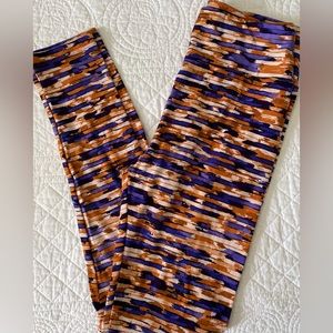 NWOT LuLaRoe Leggings. One Size 0-12